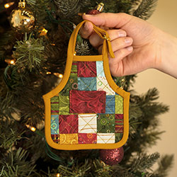 How To Make Christmas Apron Ornaments