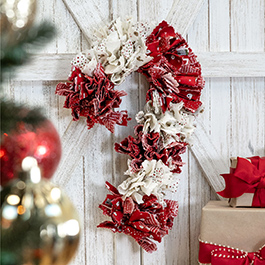 How to Make a Candy Cane Wreath with Pinked Edges